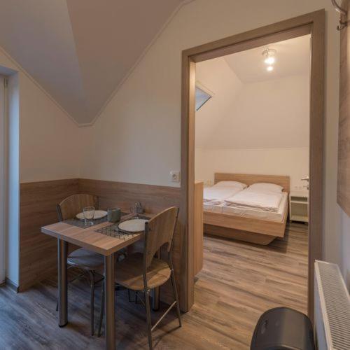 Kikoeto Anna Apartmanok Balatonboglár Exterior photo